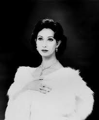 美轮明宏女装