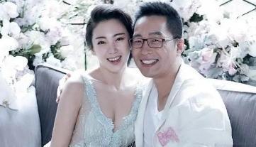姐弟恋？张雨绮与95后小鲜肉手挽手回公寓很亲昵