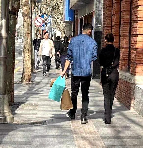 王子文吴永恩约见好友被偶遇 男方满眼都是王子文