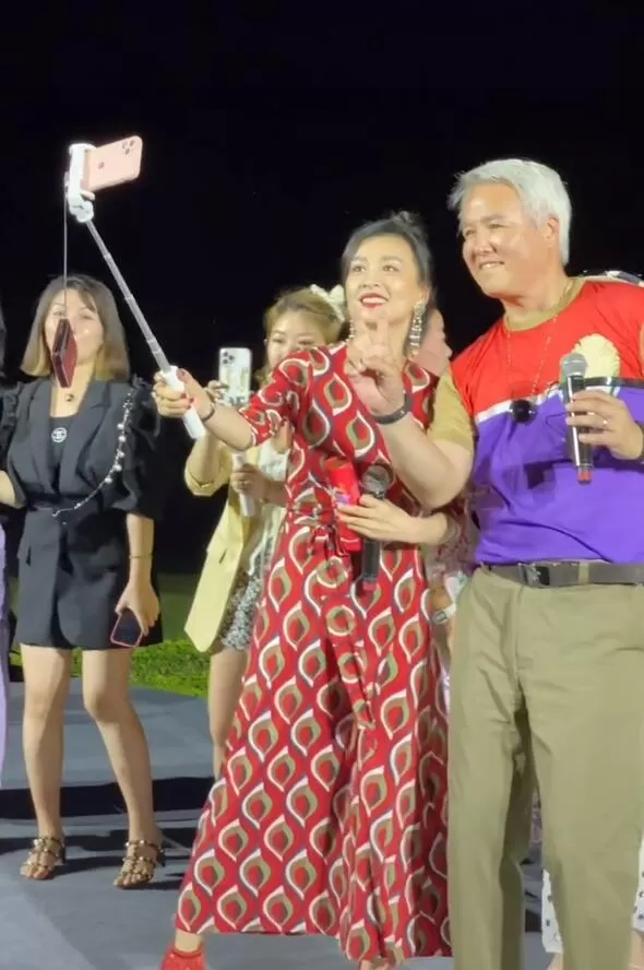 张庭为老公林瑞阳庆61岁生日 男方此前被人嫌丑