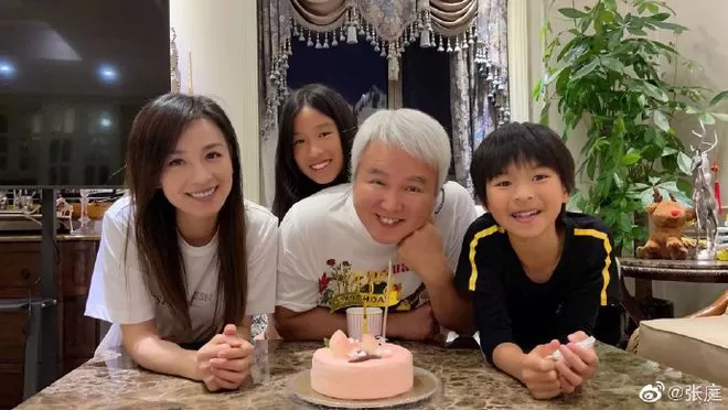 张庭为老公林瑞阳庆61岁生日 男方此前被人嫌丑
