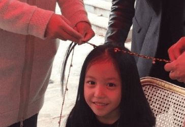 心善！赵薇女儿小四月捐款25万 已连续六年捐款