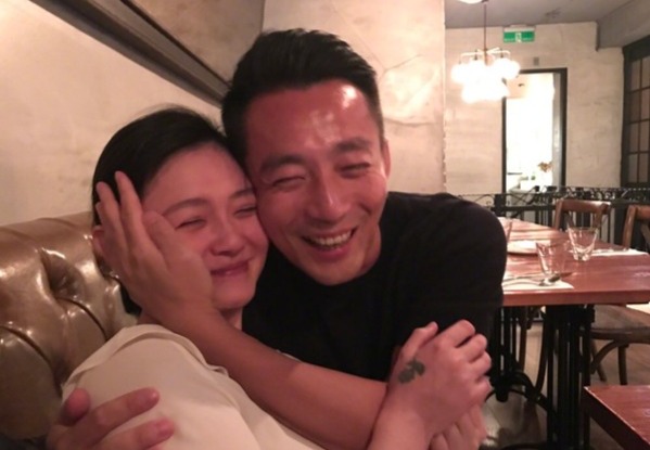 汪小菲与妈妈起争执，“被离婚”当天约好友在家吃火锅