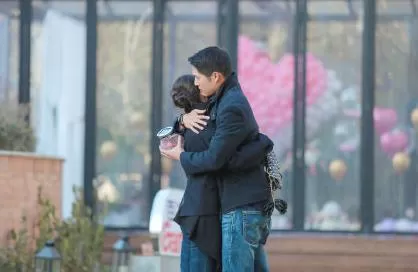 又秀恩爱!王子文晒与吴永恩合照撒娇卖萌表情丰富