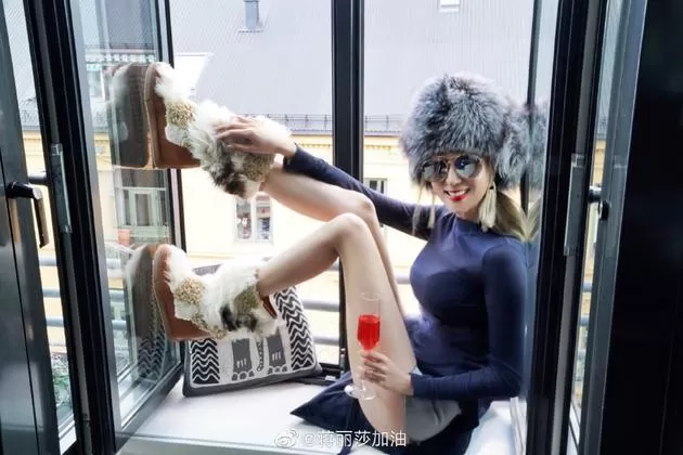 5年刨4胎！陈浩民娇妻鼓励女性展示身材：做自己