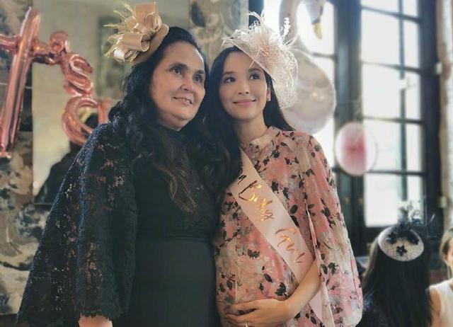 吴佩慈再参加贵妇聚会 为男友生了4子仍没名分 日子大不如前
