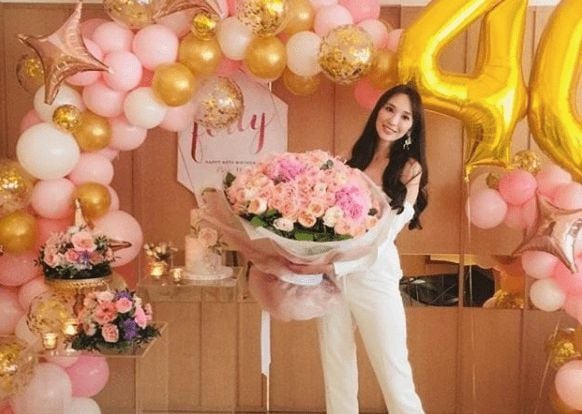 吴佩慈再参加贵妇聚会 为男友生了4子仍没名分 日子大不如前