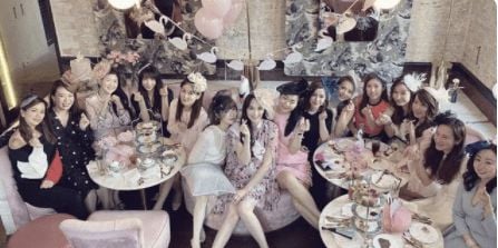 吴佩慈再参加贵妇聚会 为男友生了4子仍没名分 日子大不如前
