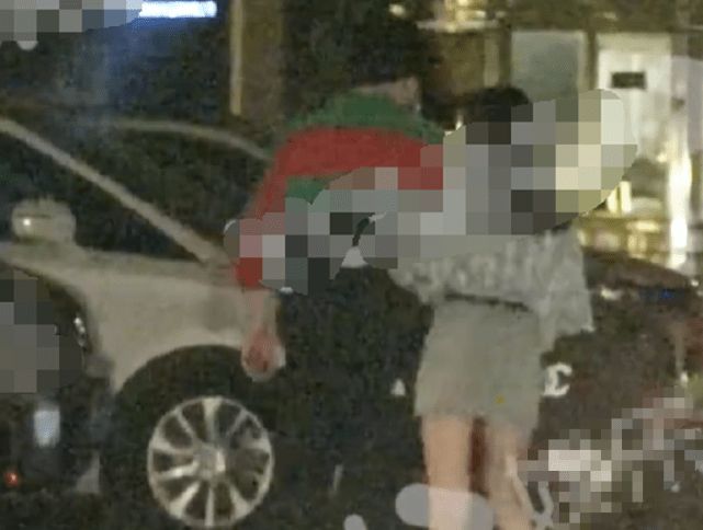 钱枫被曝强奸后情史被挖 节目上见性感美女下体总起立