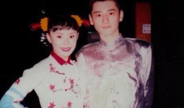 钱枫被曝强奸后情史被挖 节目上见性感美女下体总起立