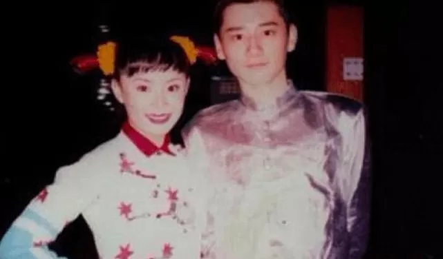 钱枫被曝强奸后情史被挖 节目上见性感美女下体总起立