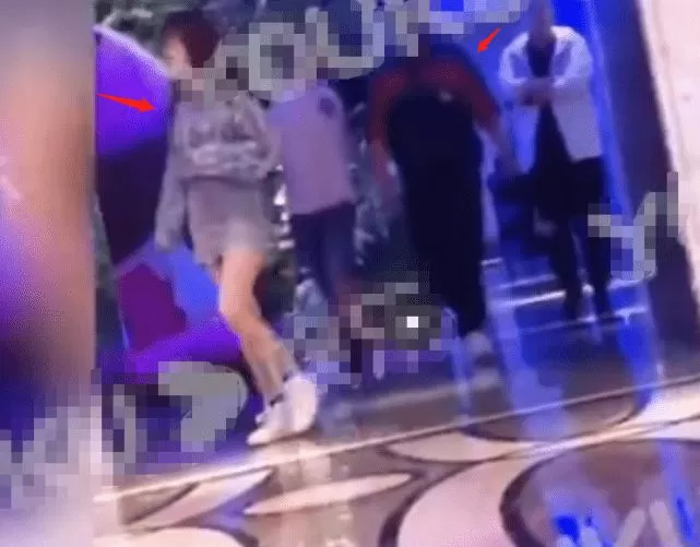 钱枫被曝强奸后情史被挖 节目上见性感美女下体总起立