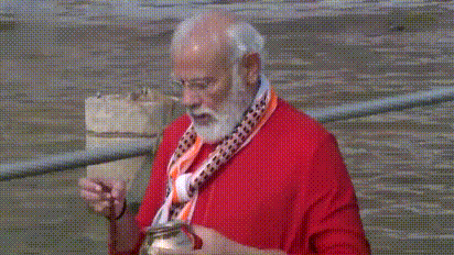 PM Narendra Modi takes holy dip in the river Ganges, Lalita Ghat in Varanasi (3).gif