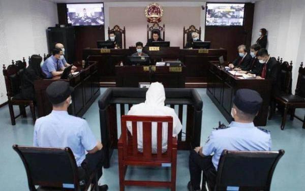 王平因数罪并罚，被重庆五中院判处死刑，剥夺政治权利终身，并处500万元罚金。