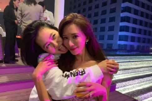 小s替林志玲回怼被质疑代孕：那些人闲得没事干！