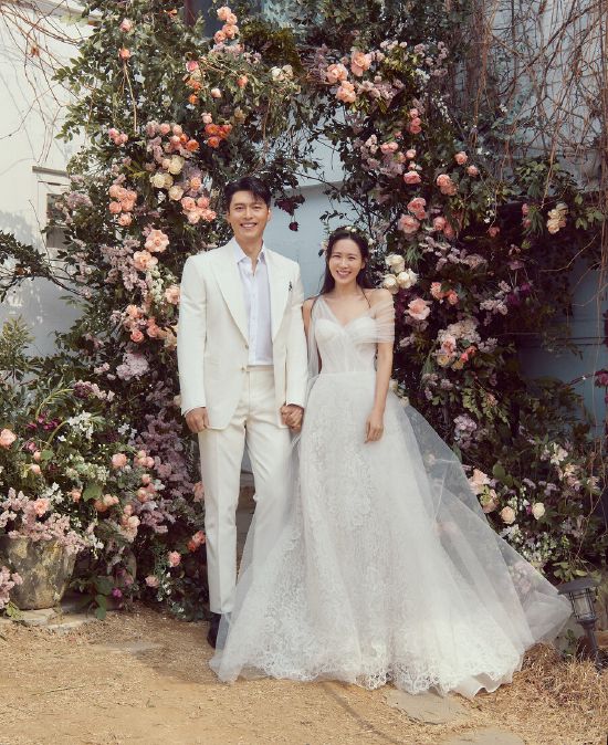 婚礼后忙于会亲友 玄彬孙艺珍今日才赴美蜜月旅行