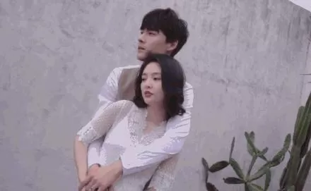 吴倩官宣与张雨剑离婚：单身姑娘的情人节约会 