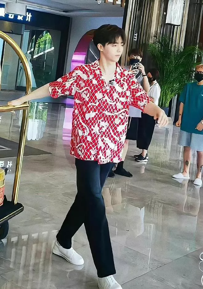 《中餐厅》素人食客名额被非法高价售卖 节目组回应