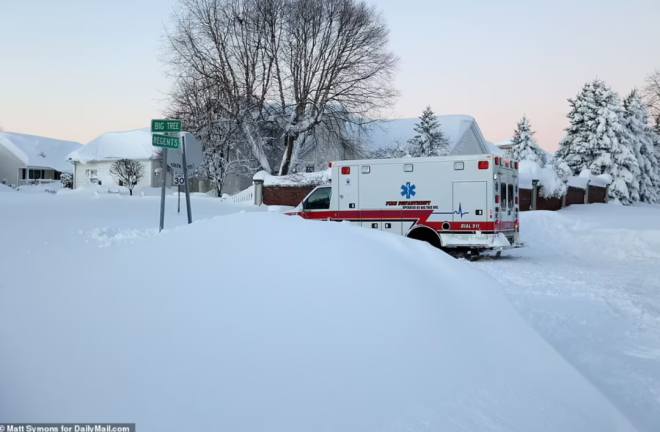 近两米史诗级雪暴席卷美加…已致3人身亡