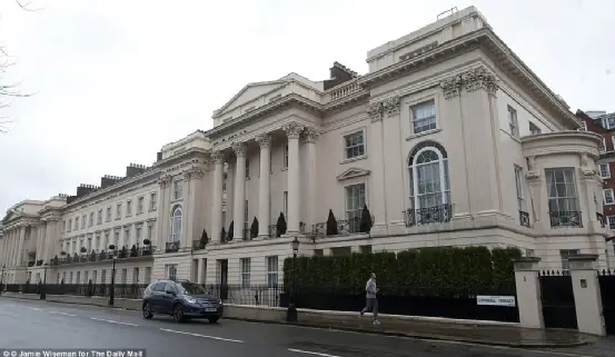 贾西姆将位于伦敦摄政公园康沃尔露台的三处主要房产改造成了一座价值2亿美元的巨大豪宅
