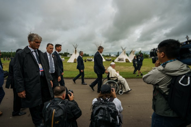 总理御用摄影师首次公开2022年杜鲁多私密照片