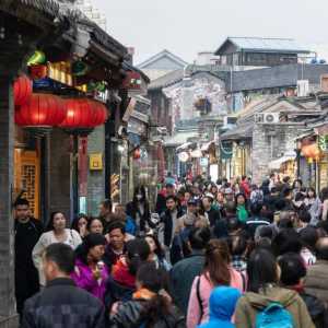 这个假期，12 万一晚的酒店都被订光了