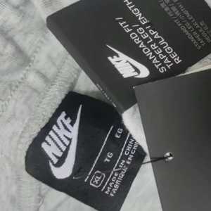 男子在网上买到假NIKE 举报店铺后竟被送花圈