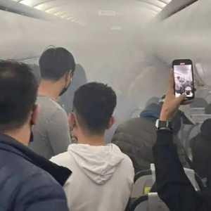 恐怖! 载172人波音飞机突起火 惊天巨响! 机舱内冒火花 黑烟冲天 有人受伤!