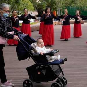 中国人口出现60年来首次负增长，人口危机或超出想象