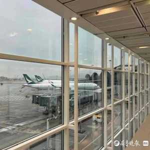 首批出境旅客:27小时旅途 只为在澳洲陪女儿过年