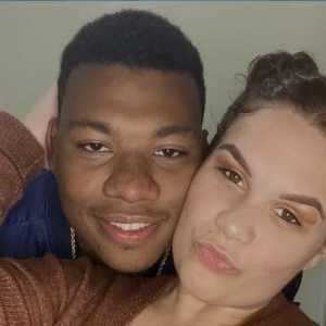 刚给前男友祝寿 女子带现任上门打劫开枪狂射