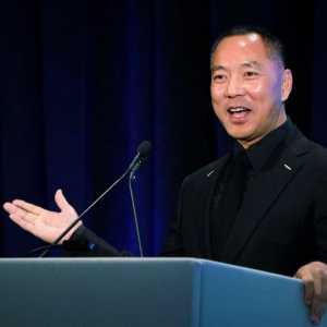 突发！郭文贵被捕 遭控诈骗粉丝10亿元 买豪宅名车挥霍