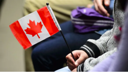 加拿大人口在过去一年激增超过100万！移民学历成白纸 生活压力大 拼不过本土人