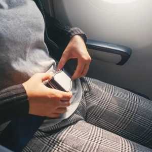 搭飞机别穿紧身裤、别脱鞋 专家告诉你重要原因