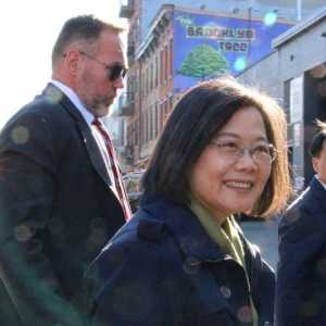 华尔街日报：蔡英文低调访美 与马英九访中成对比
