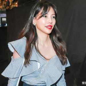 王力宏37岁前妻近照，走出离婚阴霾与朋友庆生