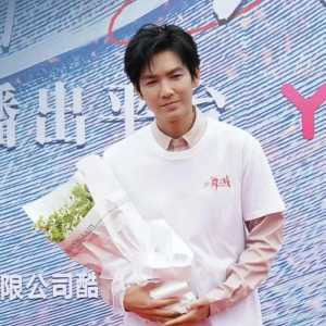 钟汉良再演偶像剧 脸僵如蜡像 真的该转型了