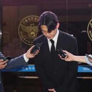 刘亚仁逮捕令被驳回 摘下手铐回家了