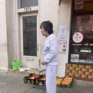 金山华埠饼店员工 遭人4刀狂捅 店东见义勇为