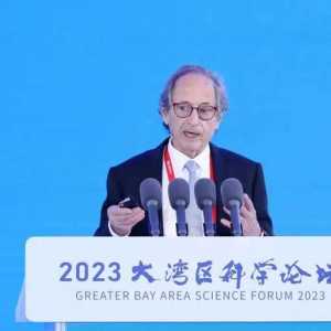 没学过化学的诺贝尔化学奖得主:用微信、刷淘宝