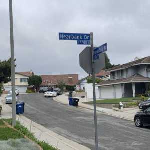 8旬华翁超市购物被跟踪 回家遭抢劫还被殴打