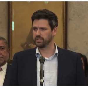 加拿大宣布大批持假入学通知书的无辜留学生可留下
