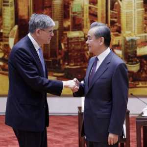 王毅会美中关系全国委员会主席  吁美恪守一中