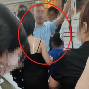 女子地铁被小男孩多次摸屁股 争吵中家长气急：“我也想摸”