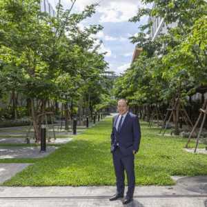 他经营学校变亿万富豪 中国留学生是最大助力