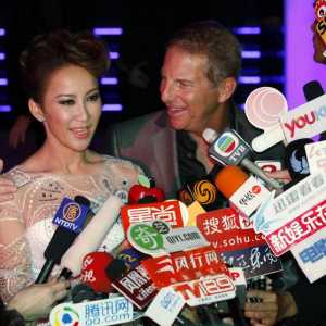 李玟结婚12年做9次人工受孕都失败 曾述说自己打3支针
