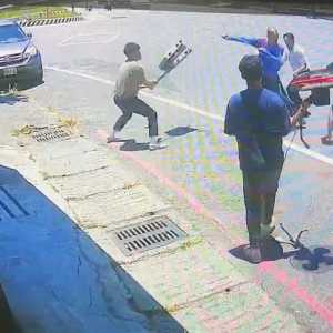 女子遇随机砍杀 路人拿汤瓢、电风扇、行李箱搭救