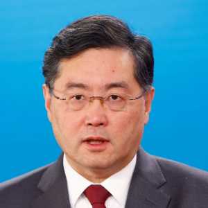 秦刚被免职！重新任命王毅为外交部部长
