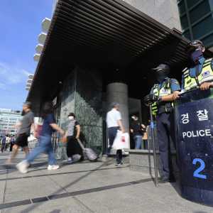 韩国接连出现“杀人预告”，政府动员警力予以强硬应对