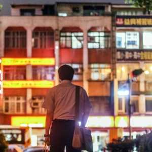 父母年迈儿女啃老…台湾流沙中年在贫穷线挣扎 退休无期